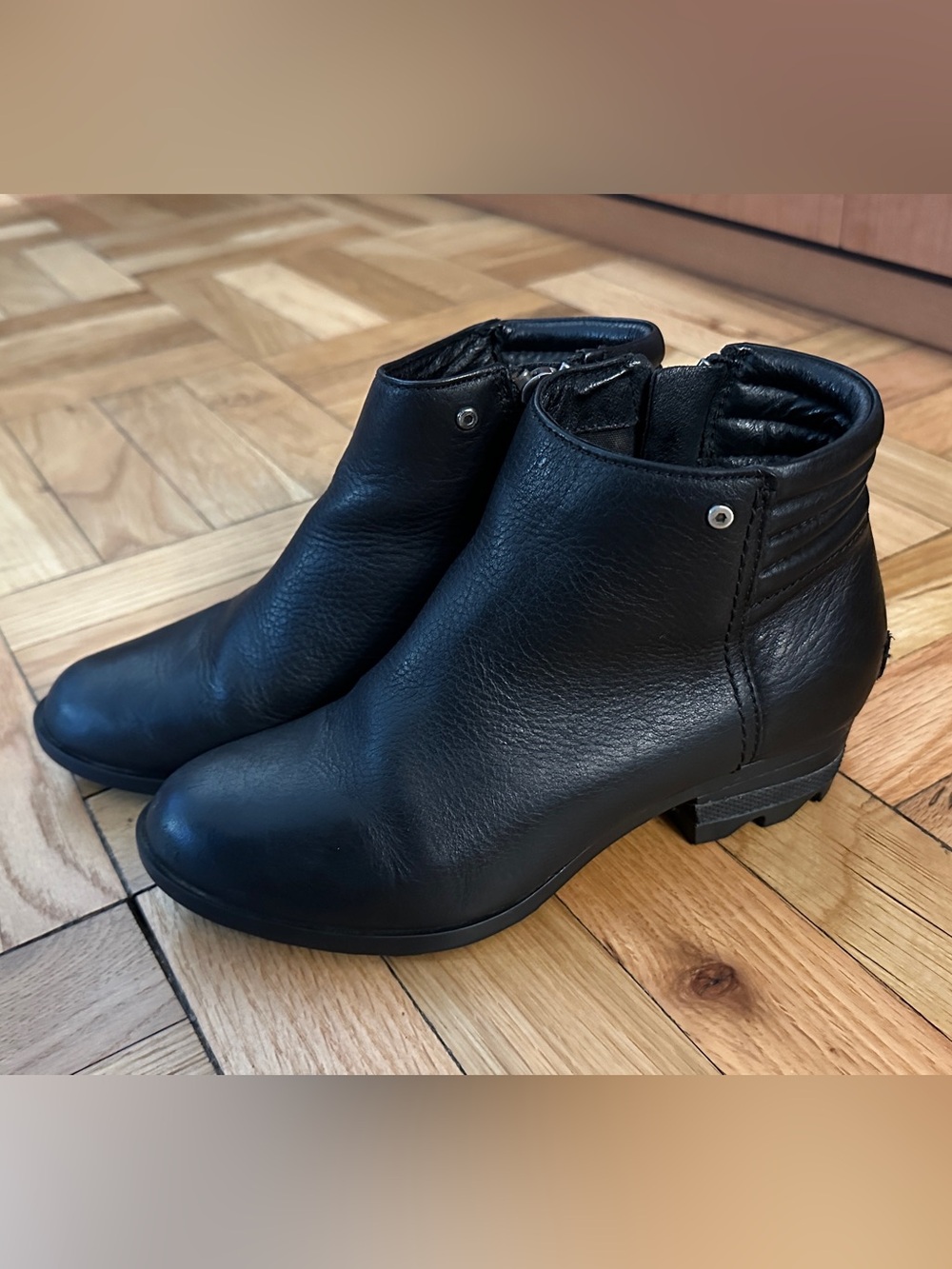 Sorel Black Leather Ankle Boots
